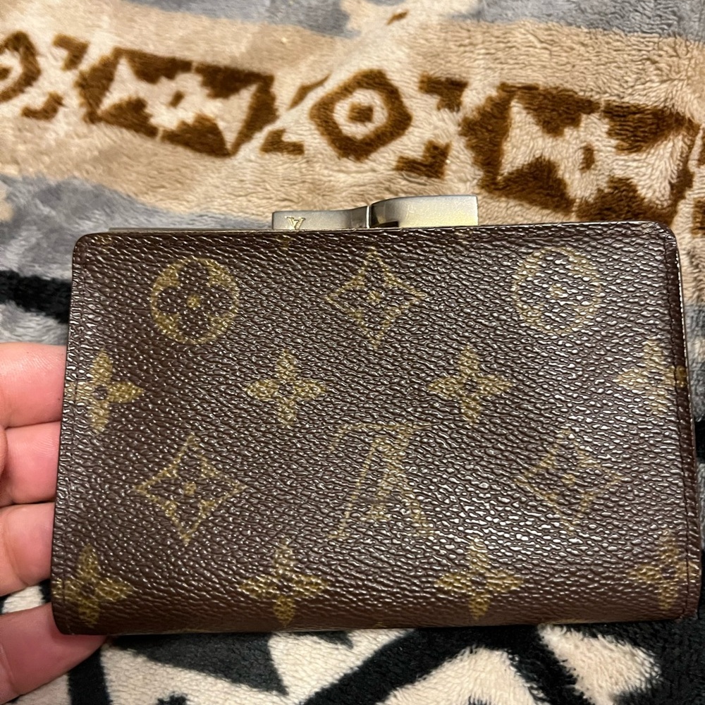 Louis Vuitton EUC VINTAGE Monogram French Kiss Lock Wallet with COA* - Picture 4 of 17